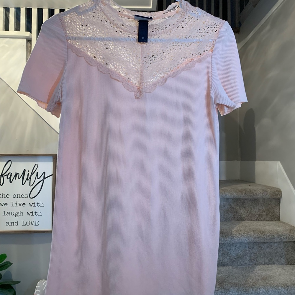 Peach daytrip lace mock neck top